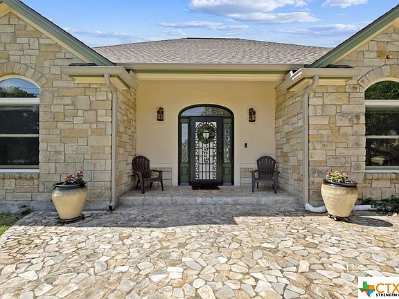 3rd image of 2501 Great Oaks Dr