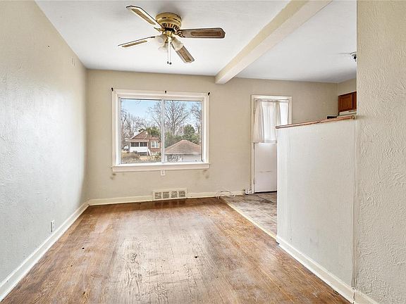 5th image of 3840 Nelson Dr