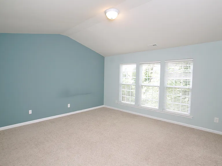2105 Corwith Dr — Photo 12