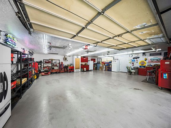 3rd image of 505 Curtis Rd