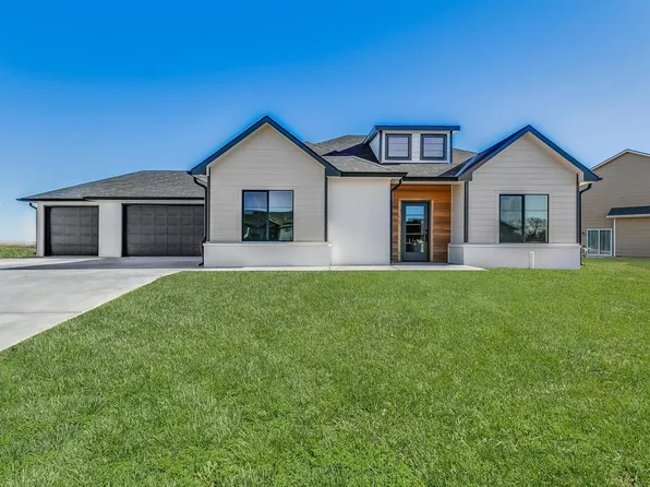 1430 N Emerald Valley Dr, Mulvane, KS 67110