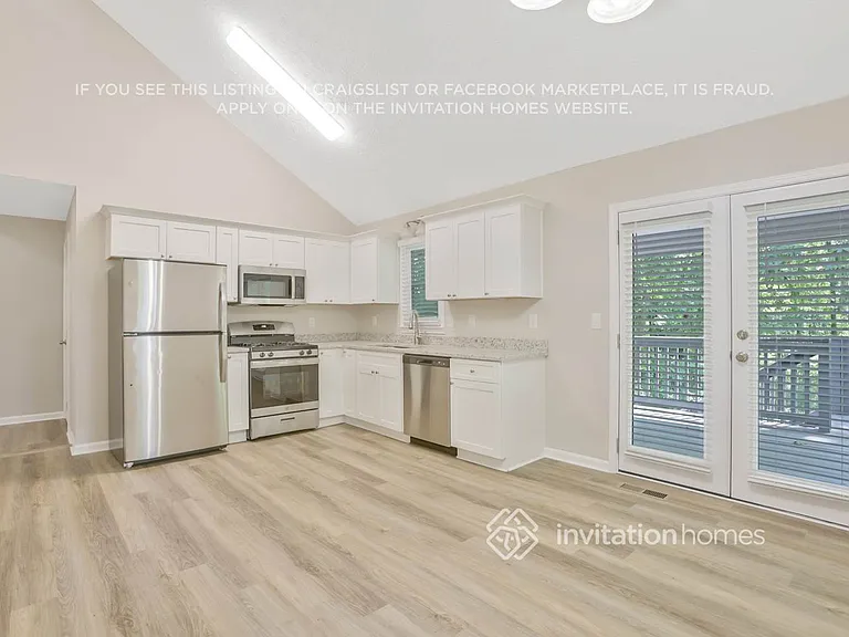 4036 Macedin Ct — Photo 7
