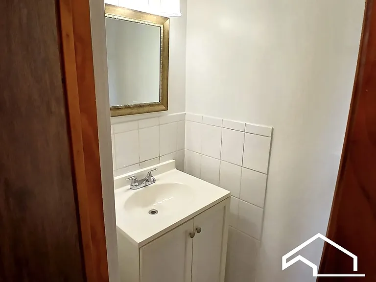 4810 W Barry Ave #G — Photo 9