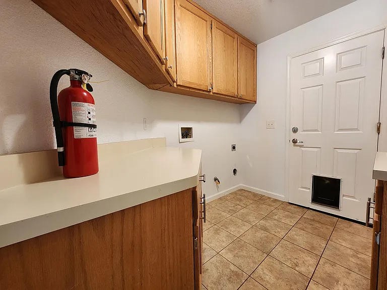 9609 Lord Dr — Photo 16