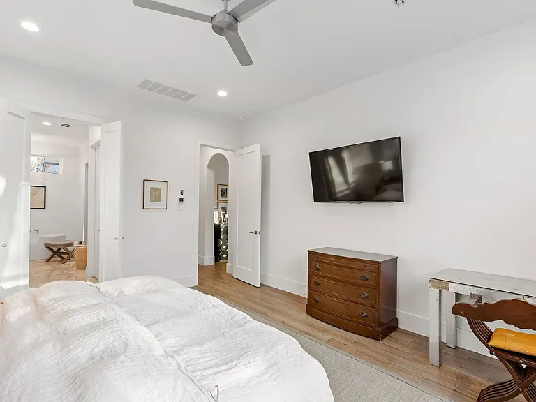 9847 Mixon Dr — Photo 17