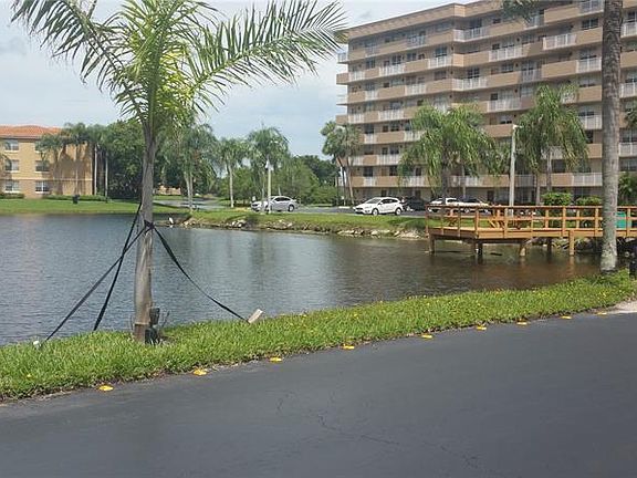 3rd image of 250 Jacaranda Dr APT 210