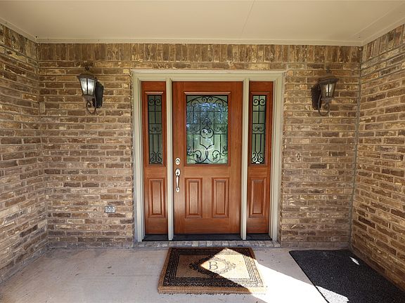 4th image of 907 Red Oak Creek Dr