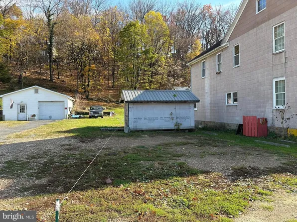 112 Main St, Westernport, MD 21562