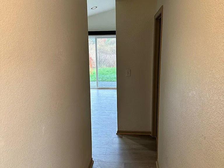 12207 Avondale Rd NE — Photo 7