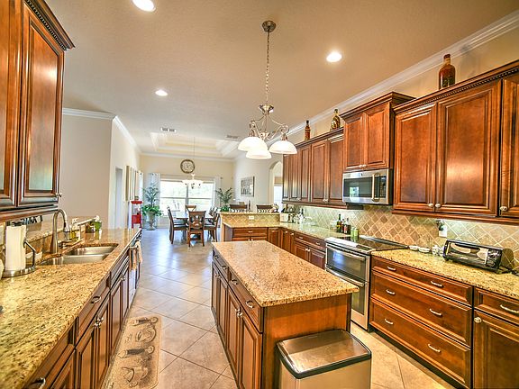 2nd image of 127 Creek Forest Ln