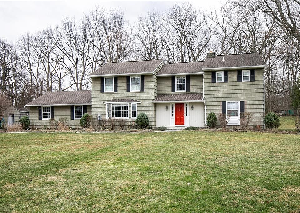 1st image of 16 Thornwood Ln