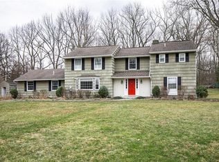 16 Thornwood Ln, Fayetteville, NY 13066