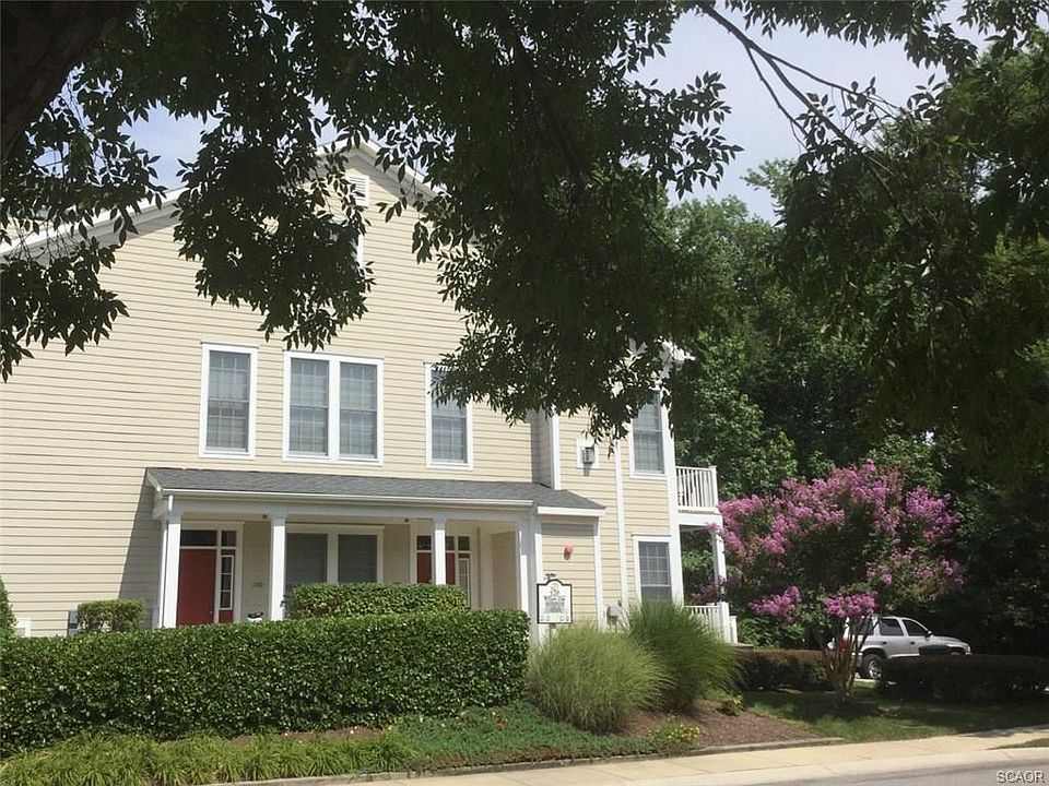 1st image of 120C Willow Oak Ave