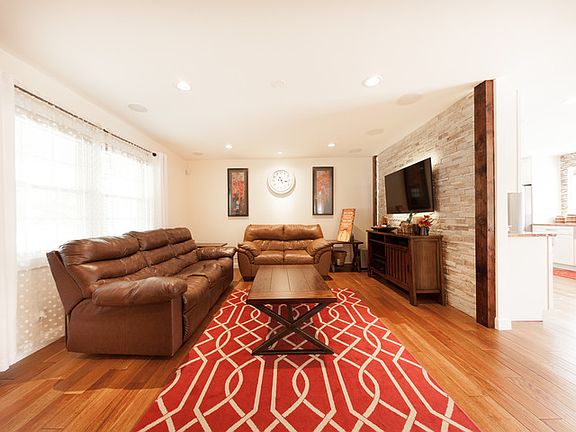 4th image of 187 Belaire Dr