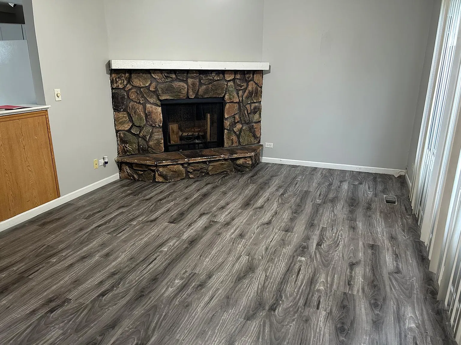 3 bed, 1.5 bath, 1188 sqft, $2,200 — Photo 2
