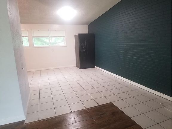 4th image of 8455 Alder Ave