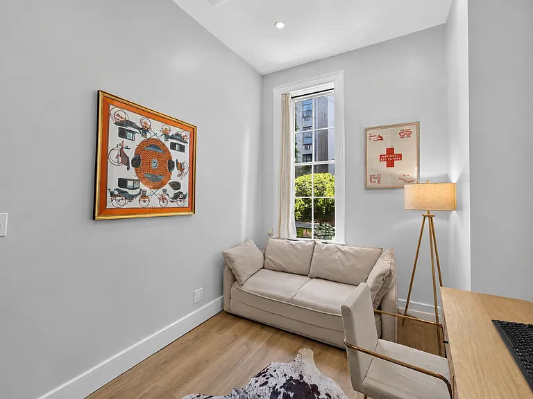 221 W 13th St #PARLOR — Photo 6