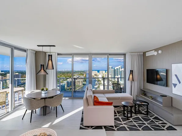 2721 E Hallandale Beach Blvd, Hollywood, FL