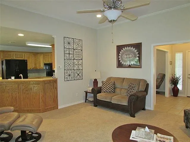 1510 Glenwood Dr — Photo 4