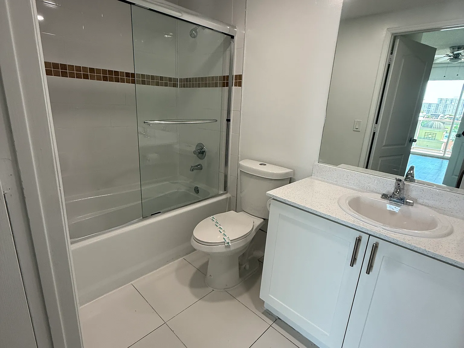 2 bed, 1020 sqft, $2,695 — Photo 4