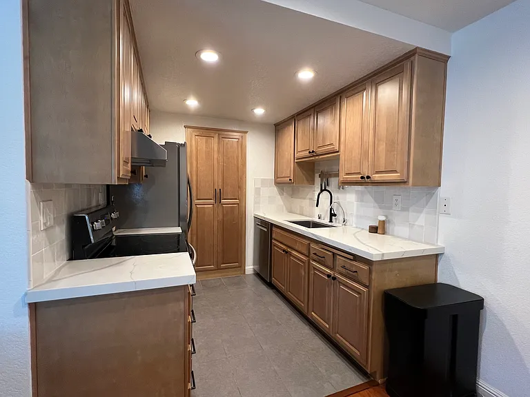 1748 Braddock Ct — Photo 3