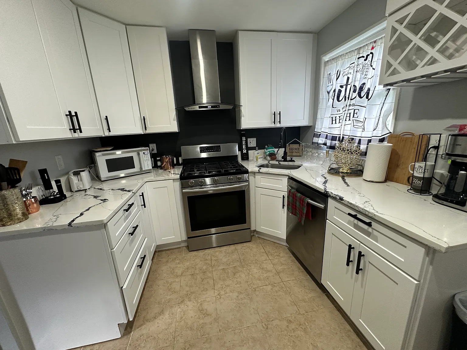 4 bed, 2.5 bath, 1700 sqft, $3,195 — Photo 2