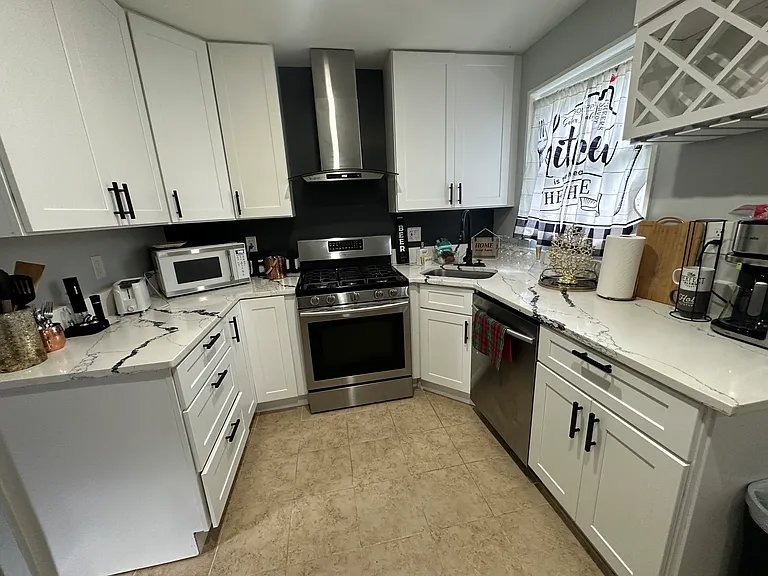 902 Phylen Ct — Photo 2