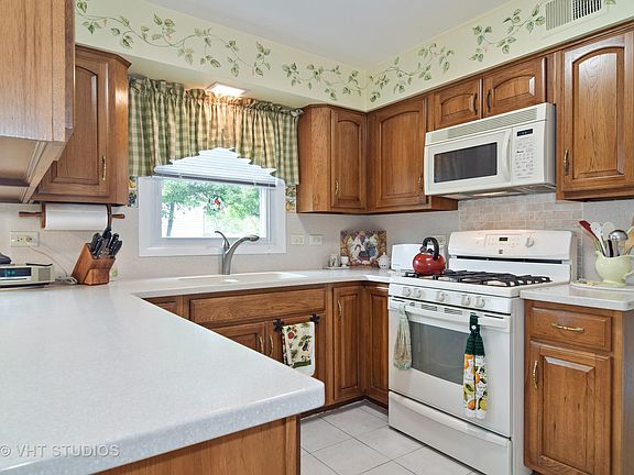 4th image of 1128 W Skylark Dr