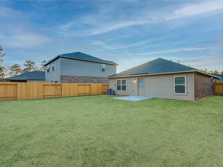 10699 Lost Maples Dr — Photo 35