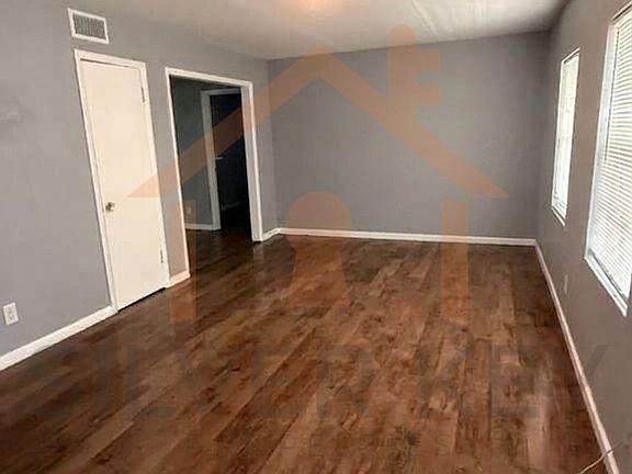 5th image of 714 NW 32nd St
