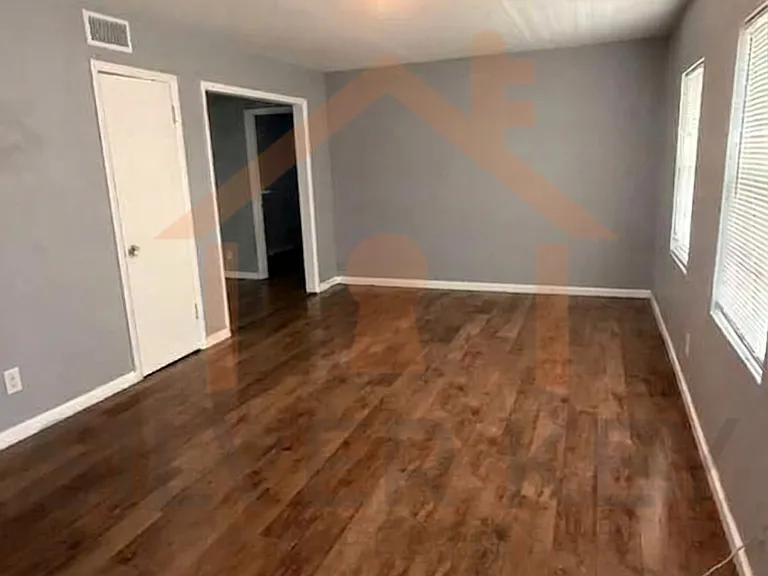 714 NW 32nd St — Photo 5