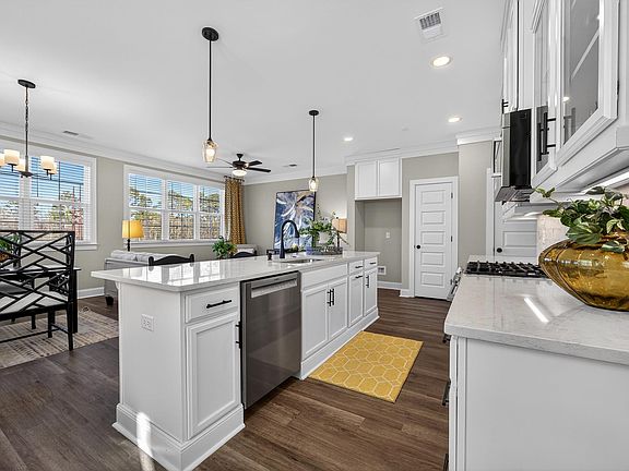 4th image of 1016 Manarola Rd