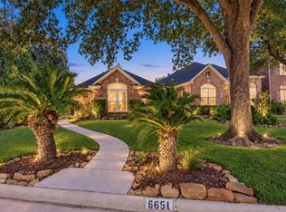 6651 Camptown Cir, Houston, TX 77069