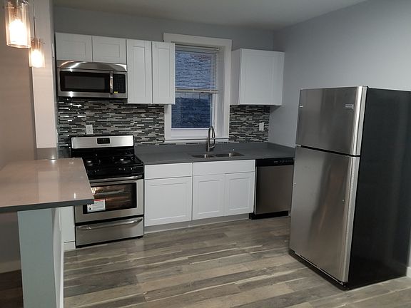 4th image of 1852 S Blue Island Ave #2