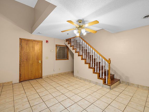5th image of 403 S Roan St #11275121