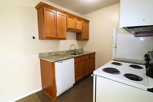 302 Oak Street Photo 1