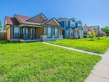 5835 Midcrown Dr — Photo 20