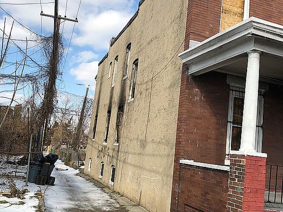 2nd image of 2838 Winchester St