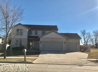 3905 Rave Rd, Bloomington, IL 61705