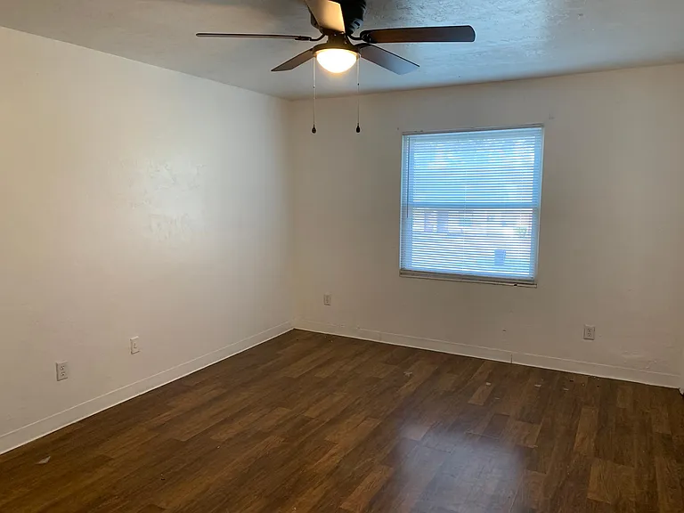 6029 SW 12th Pl — Photo 7