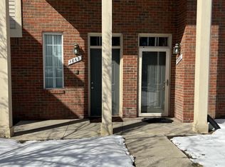 1868 Flagstone Cir, Rochester, MI 48307