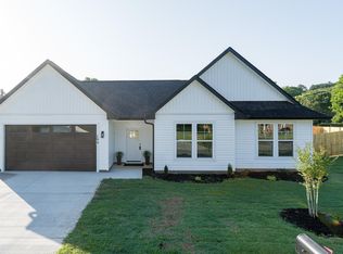 100 Cottage St, Wellford, SC 29385
