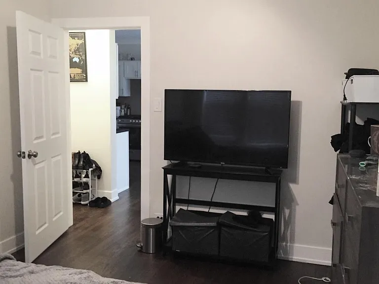 4226 N Clark St #1 — Photo 5