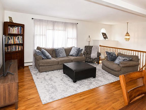 5th image of 8 Rockridge Drive