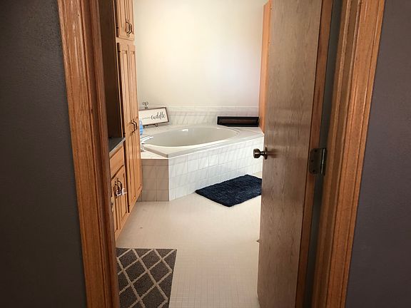 5th image of 2820 220th St