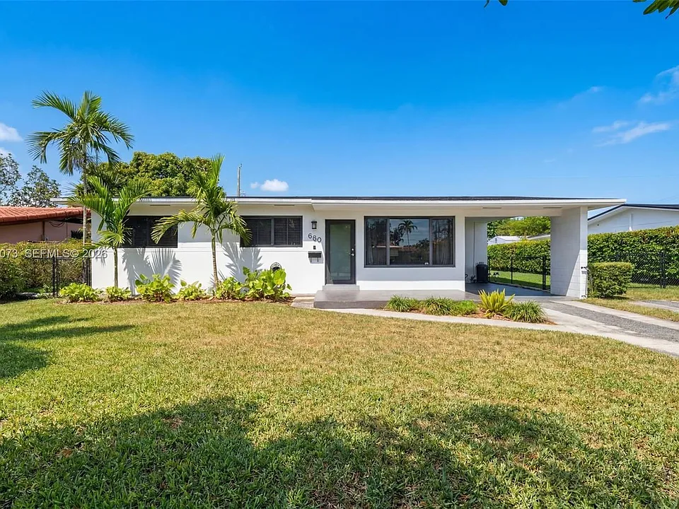 680 W 50th Pl