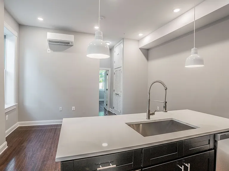 310 E Lanvale St — Photo 26