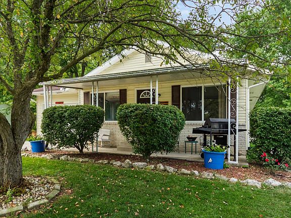 2nd image of 715 Belleview Ct