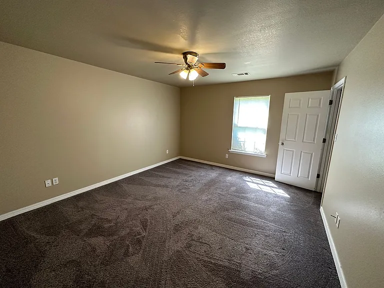 77 Sundance Dr — Photo 8