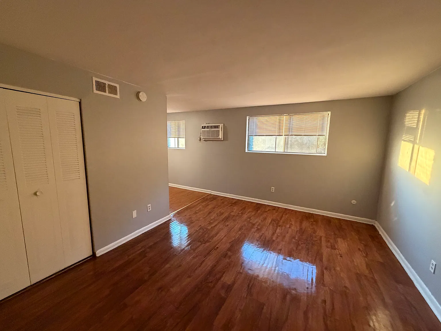 1 bed, 500 sqft, $1,200 — Photo 4